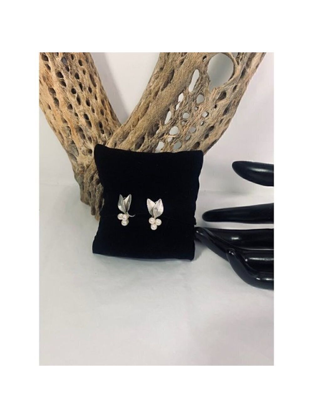 Vintage Krementz Silver Tone Leaves Cultured Pearls Earrings